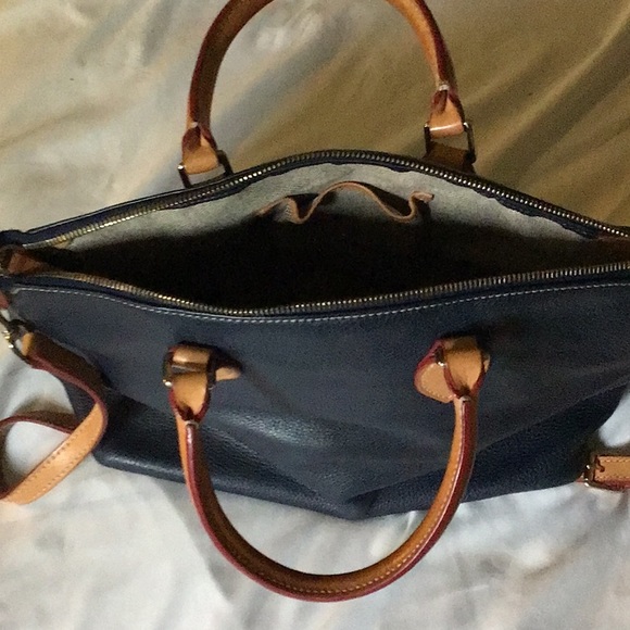 Shoulder bag. Dooney and Bourke. - Picture 6 of 8
